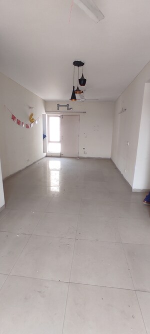 Room in 3.5 BHK Apartment at Shiv Sai Ozone Park, Sector 86 – for Sale