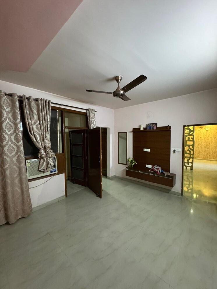 Room, kishanpura 3 Bedroom 1850 Sq.Ft. Apartment In Kishanpura Zirakpur 8577854