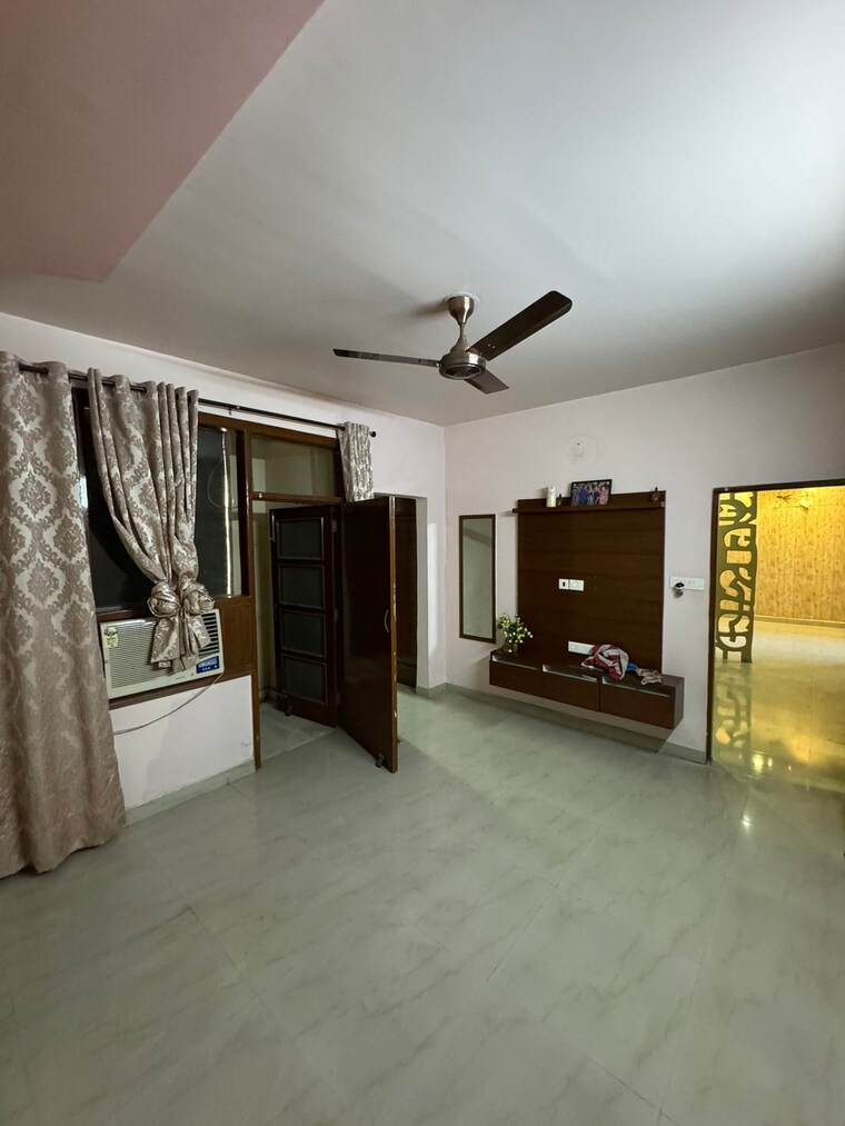 Room, kishanpura 3 Bedroom 1850 Sq.Ft. Apartment In Kishanpura Zirakpur 8577854