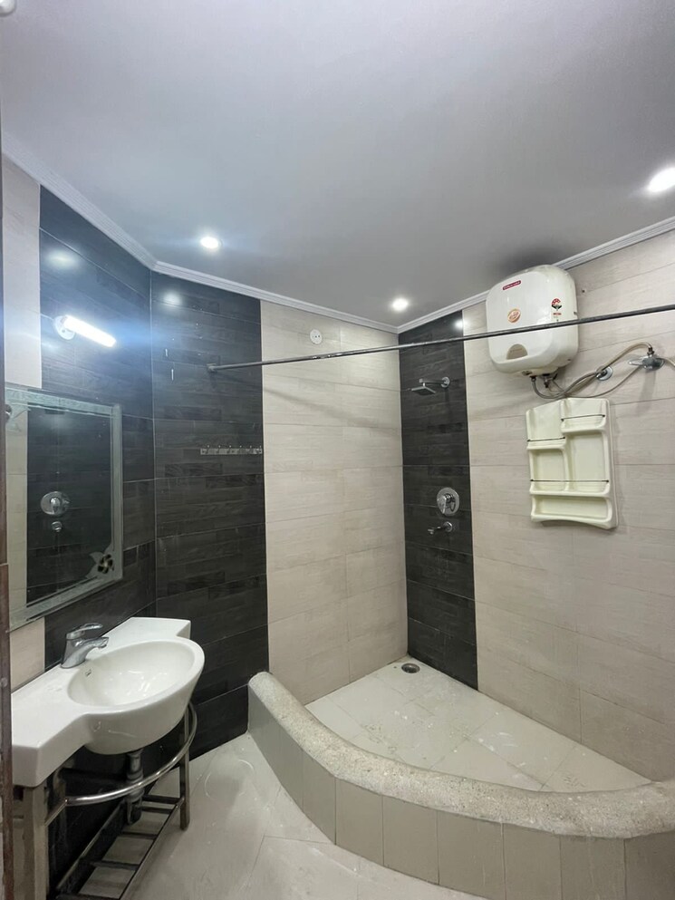 Bathroom, manimajra 3 Bedroom 1650 Sq.Ft. Apartment In Manimajra Chandigarh 8577999