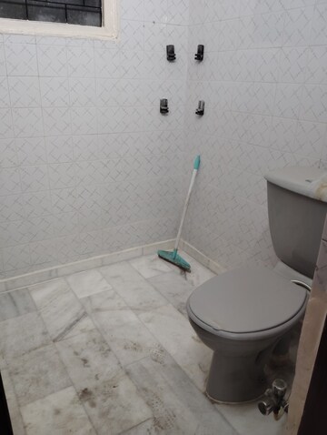 Attached Bathroom in 2.5 BHK Builder Floor at Kalkaji – for Rent