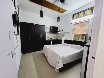 Master Bedroom in 1 RK Independent House at Sector 51 – for Rent
