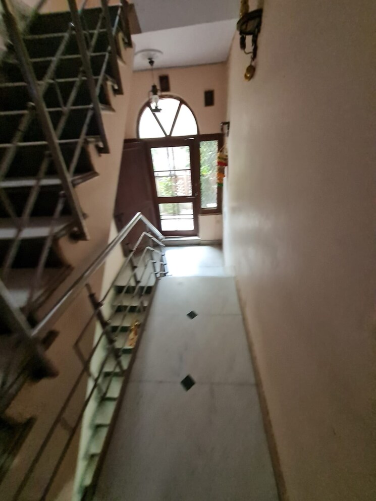 undefined, sector 12 6 Bedroom 171 Sq.Mt. Independent House In Sector 12 Noida 8578625