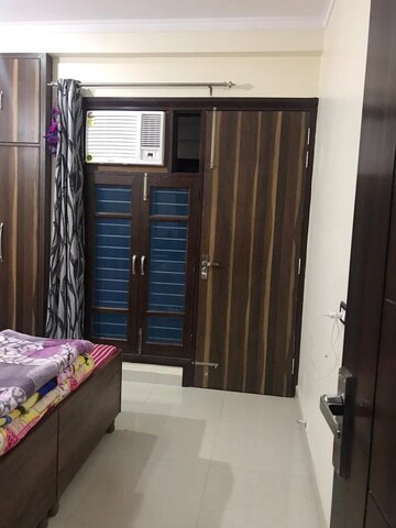 Bedroom in 1 RK Builder Floor at RWA DDA Flats Kalkaji, East Of Kailash – for Rent