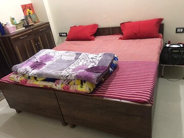 Bedroom in 1 RK Builder Floor at RWA DDA Flats Kalkaji, East Of Kailash – for Rent