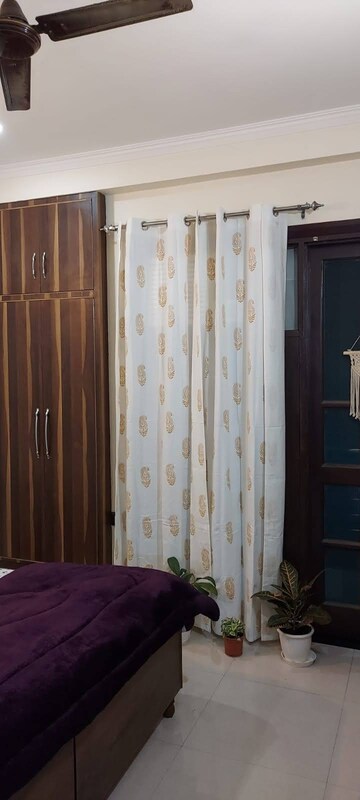 Bedroom in 1 RK Builder Floor at RWA DDA Flats Kalkaji, East Of Kailash – for Rent