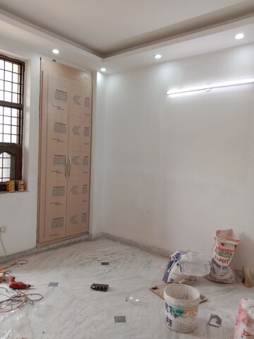 Room in 3 BHK Builder Floor at Green Fields Colony – for Sale