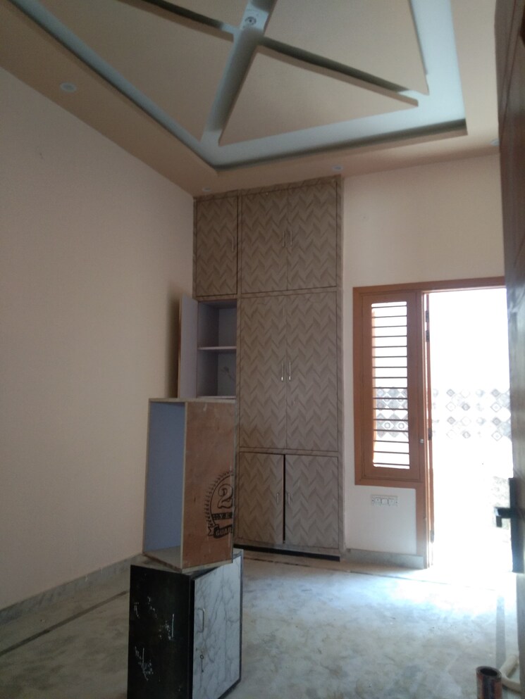 Room, meerut cantt 3 Bedroom 117 Sq.Yd. Independent House In Meerut Cantt Meerut 8579016