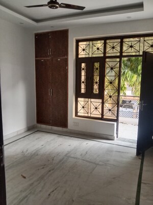 Room in 2 BHK Builder Floor at Green Fields Colony – for Sale