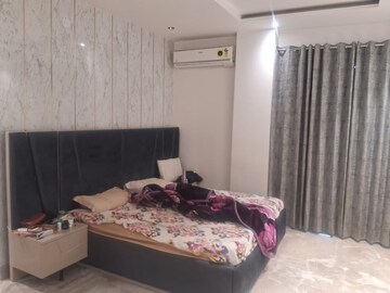 Bedroom in 4 BHK Builder Floor at Dlf Phase I – for Rent