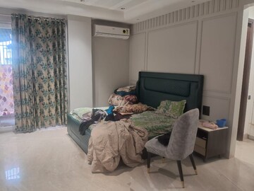 Living Room in 4 BHK Builder Floor at Dlf Phase I – for Rent