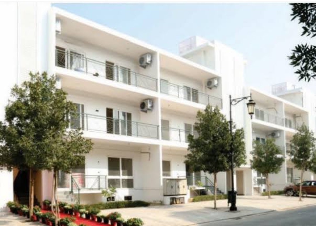 2.5 BHK + Study Room Builder Floor For Sale in Central Park 3 Flower Valley