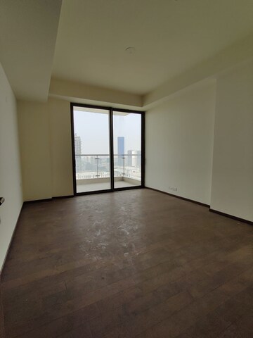 Room in 5 BHK Apartment at M3M ST. Andrews Golf Residences, Sector 65 – for Sale