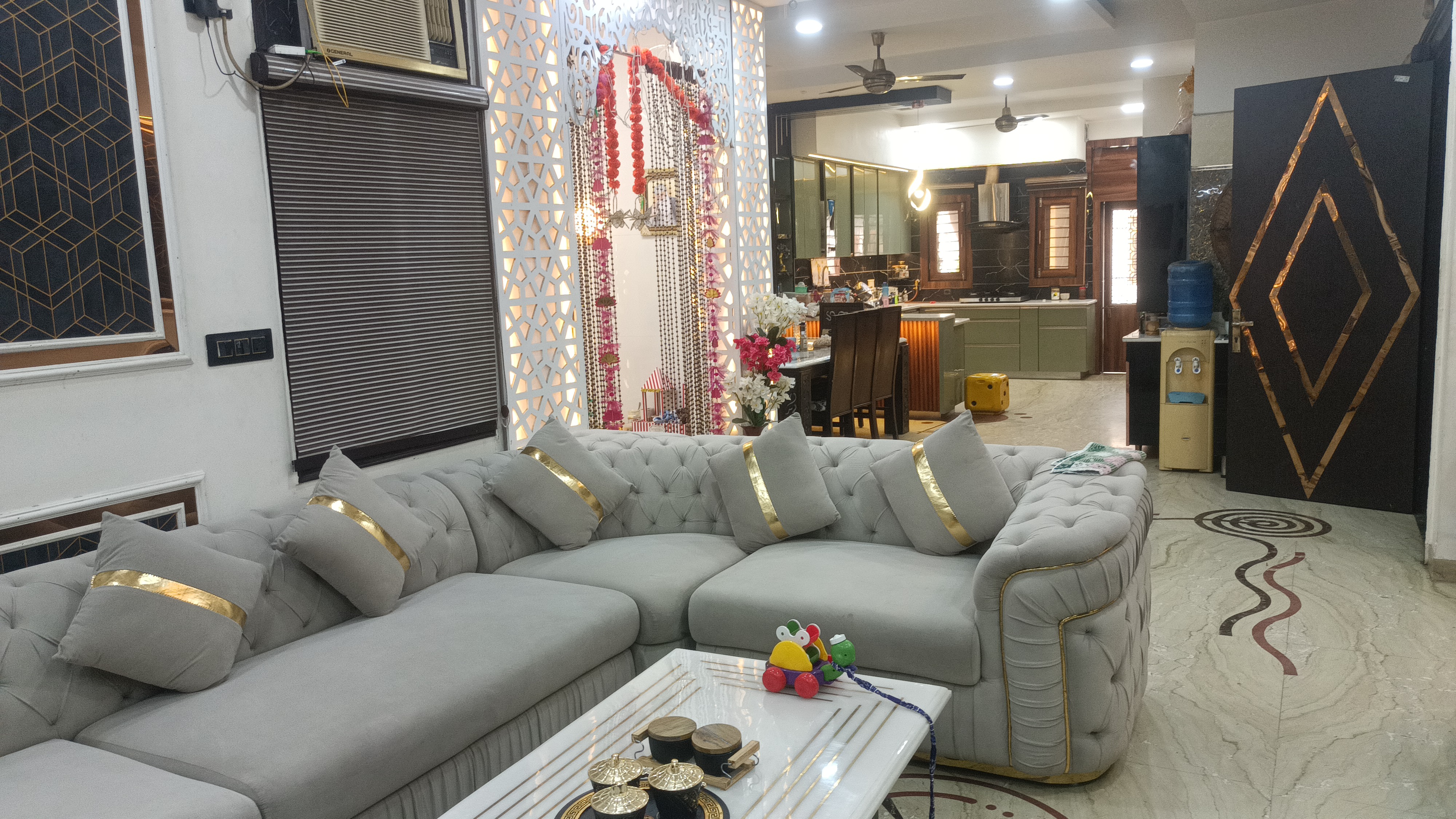 4 BHK + Servant Room Builder Floor For Sale in Builder Floor 