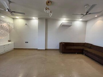 Room in 2 BHK Builder Floor at Sector 23 – for Rent