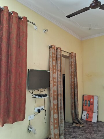 Room in  Pg at Gomti Nagar – for Rent