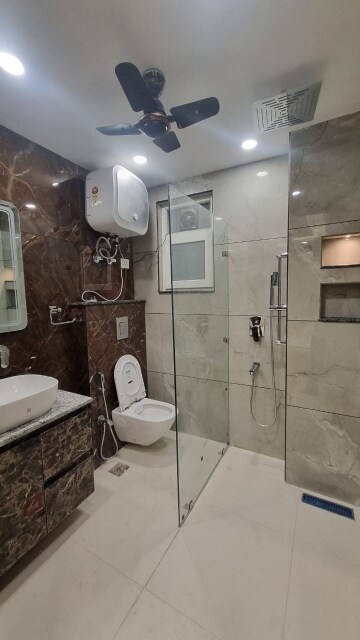 Bathroom in 2 BHK Builder Floor at Lado Sarai – for Rent