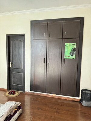 Room in 2 BHK Apartment at Amrapali Silicon City, Sector 76 – for Sale