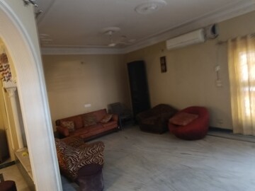 Living Room in 2 BHK Builder Floor at Sector 28 – for Rent