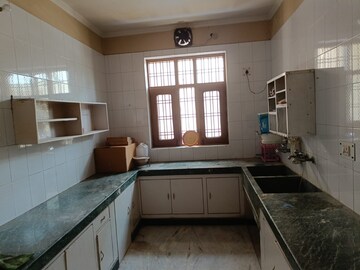 2 BHK Builder Floor For Rent in Sector 28