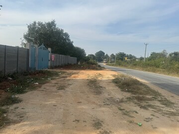 Plot Area in  Industrial Plot at Hosur Krishnagiri rd – for Rent