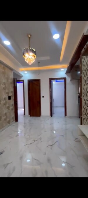 Room in 3 BHK Builder Floor at Knowledge Park V Greater Noida – for Sale