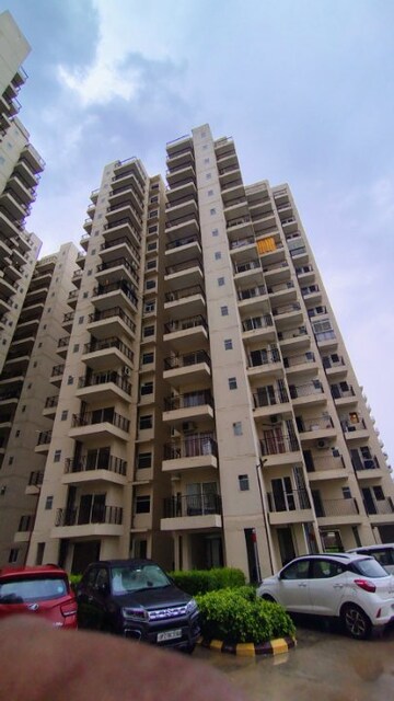 2 BHK Apartment For Rent in Pivotal Paradise, Sector 62