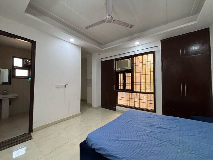 Master Bedroom, chattarpur 3 Bedroom 140 Sq.Yd. Builder Floor In Chattarpur Delhi 8581071