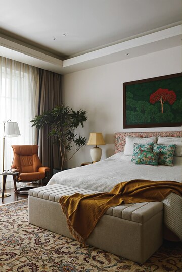 Bedroom in 4 BHK Apartment at DLF The Camellias, Sector 42 – for Rent
