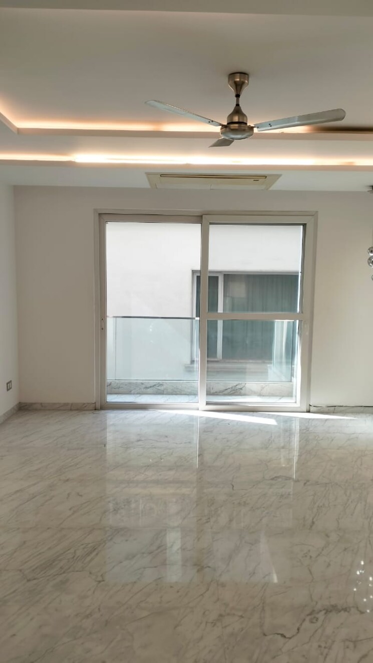 Room, greater kailash i 6 Bedroom 1000 Sq.Yd. Apartment In Greater Kailash I Delhi 8581138