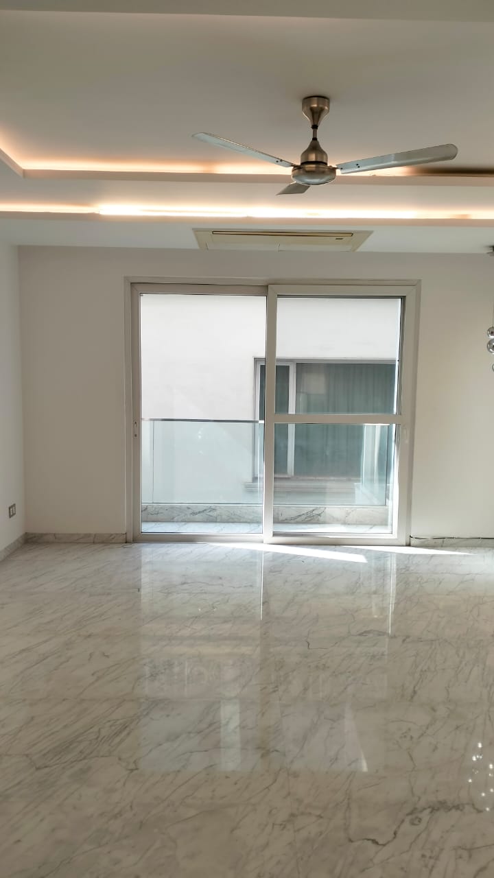 5 BHK Apartment For Sale in Munirka