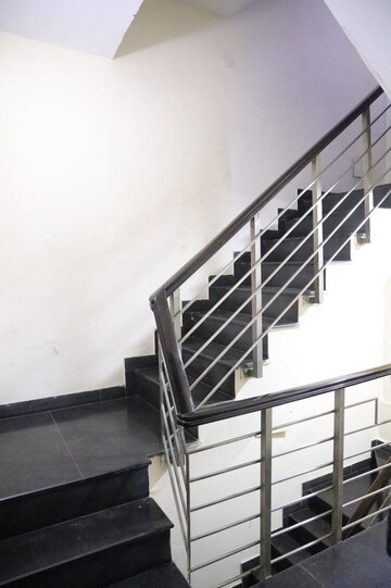 Staircase in 3 BHK Apartment at Saket – for Rent