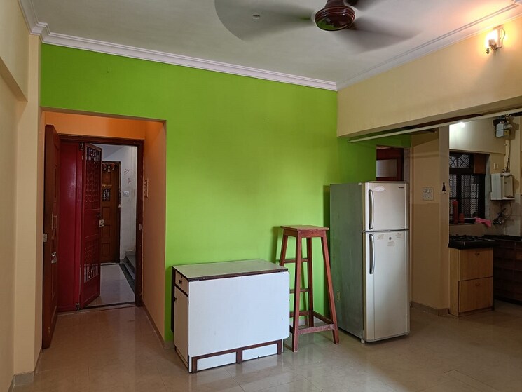 Room, khar west 1 Bedroom 550 Sq.Ft. Apartment In Khar West Mumbai 8581457