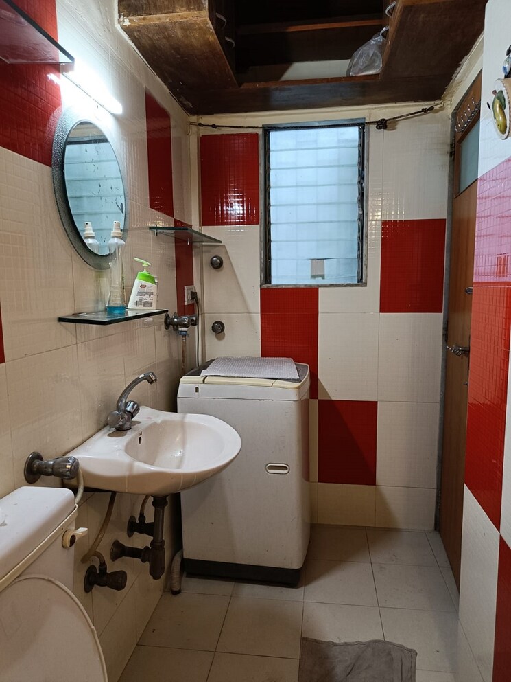 Bathroom, khar west 1 Bedroom 550 Sq.Ft. Apartment In Khar West Mumbai 8581457