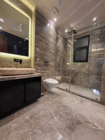 Attached Bathroom in 2 BHK Apartment at Malad West – for Rent