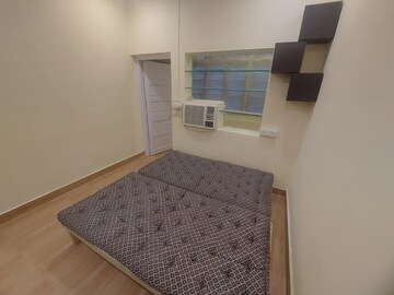 Bedroom in 1 BHK Apartment at Bandra West – for Rent