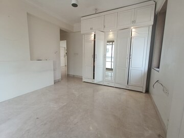 Room in 2 BHK Apartment at Bandra West – for Rent