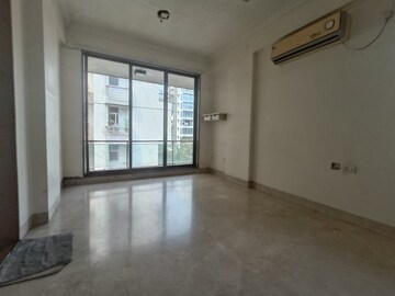 Room in 2 BHK Apartment at Bandra West – for Rent
