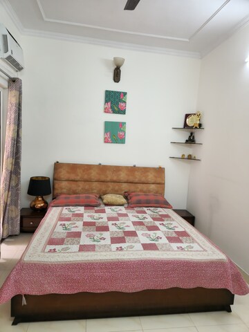 Bedroom in 3 BHK Apartment at Sheikh Sarai – for Rent