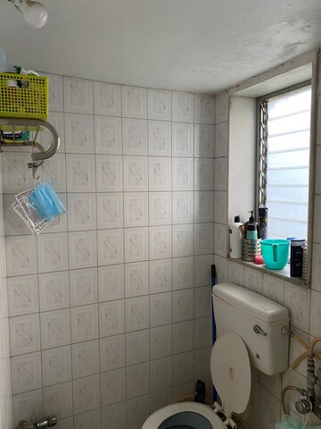 Bathroom in 1 BHK Apartment at Jupiter Apartments Lokhandwala Complex, Lokhandwala Complex – for Rent