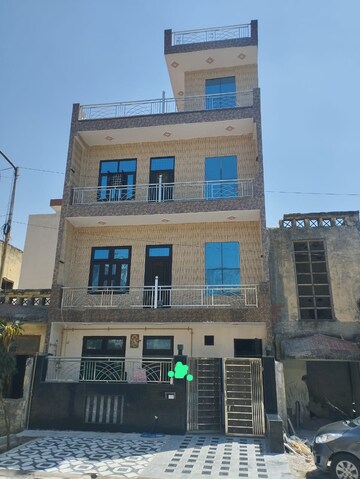  Shop – Exterior View View at Galaxy Diamond Plaza, Sector 4 Greater Noida - for Sale