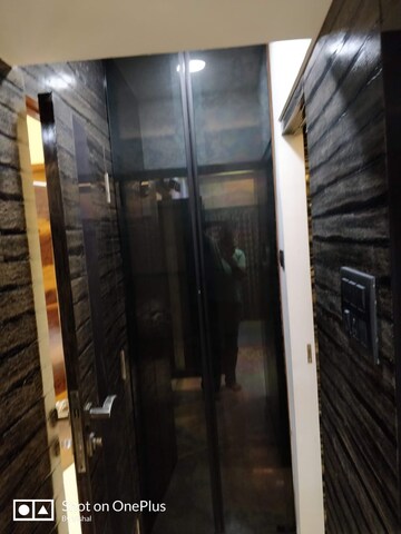 Lift in 2 BHK Apartment at Andheri West – for Rent