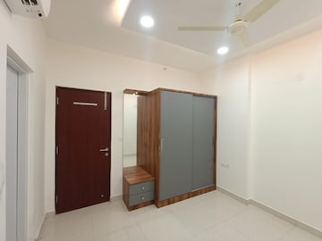 Room in 4 BHK Apartment at Prestige High Fields, Gachibowli – for Rent