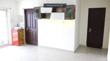 Room in 3 BHK Apartment at Samhita Splendid Homes, Tadepalli – for Rent