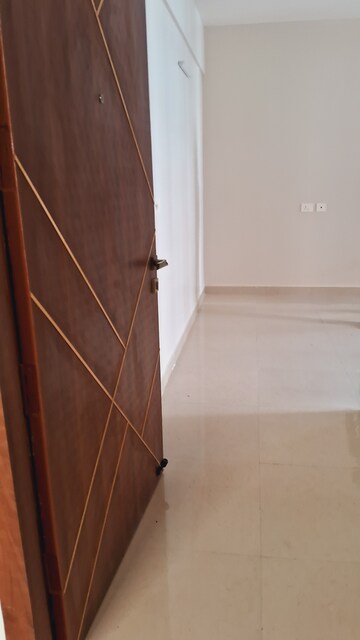Room in 2 BHK Apartment at Pivotal Devaan, Sector 84 – for Rent