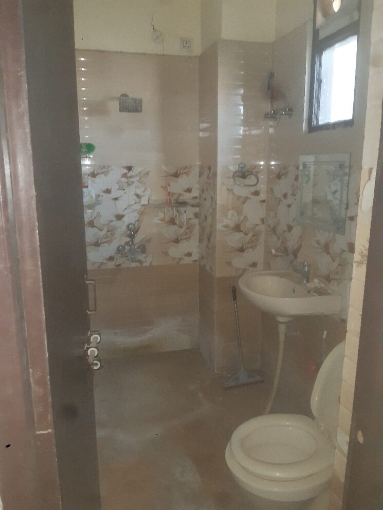 Bathroom, gold-star-homes 3 Bedroom 1605 Sq.Ft. Apartment In Vrindavan Yojna Lucknow 8583100