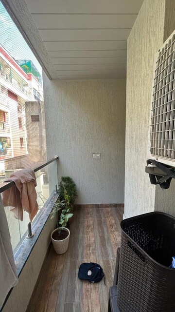  Warehouse For Rent in Raja Park