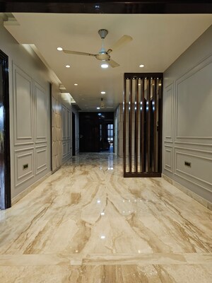 Room in 3 BHK Builder Floor at Saraswati Vihar – for Sale