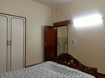 Bedroom in 1 BHK Builder Floor at Shalimar Bagh – for Sale
