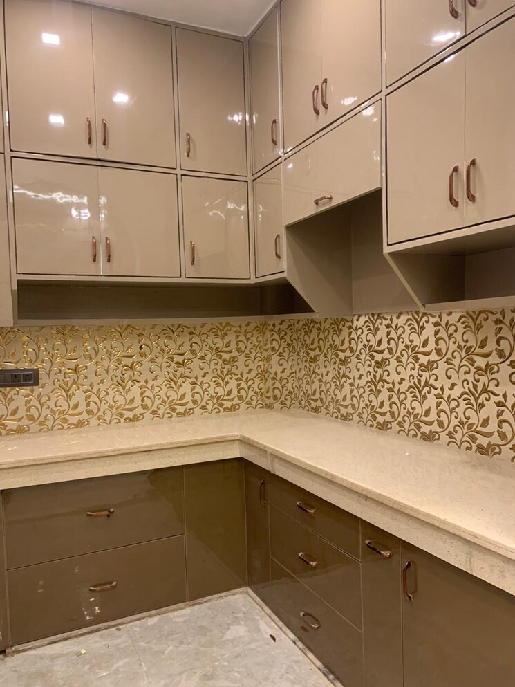 Kitchen, shalimar bagh 1 Bedroom 400 Sq.Ft. Builder Floor In Shalimar Bagh Delhi 8583138